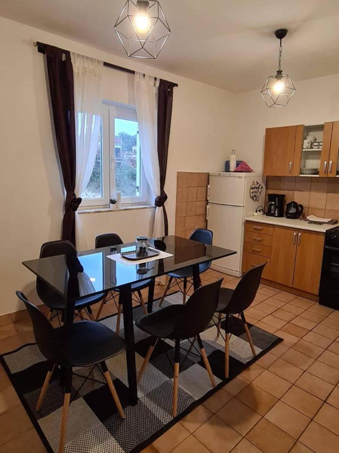 Apartments Solis, 50 M From The Sea - Jakisnica Luaran gambar